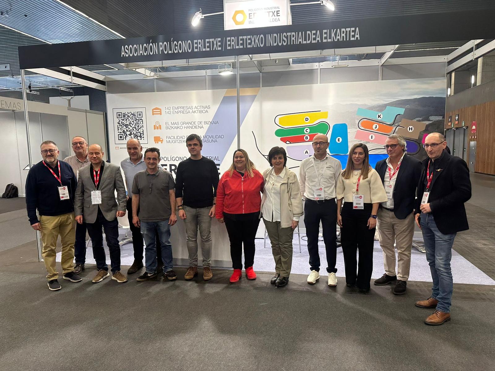 visita del alcalde de Galdakao, Iñigo Arrandiaga, y la concejala de Promoción Económica y Empleo, Mónica Bailón,