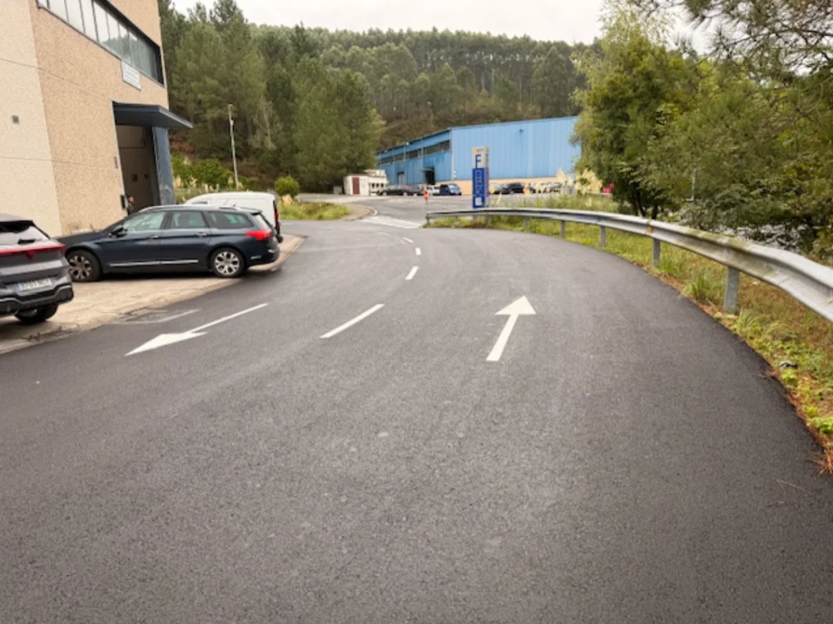 Reparación de asfaltado en el Polígono Erletxe